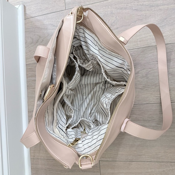 Elkie & Co Aberdeen Blush Tote Diaper Bag w/ Strap, Pouch & Pinstripe Interior - Picture 5 of 10